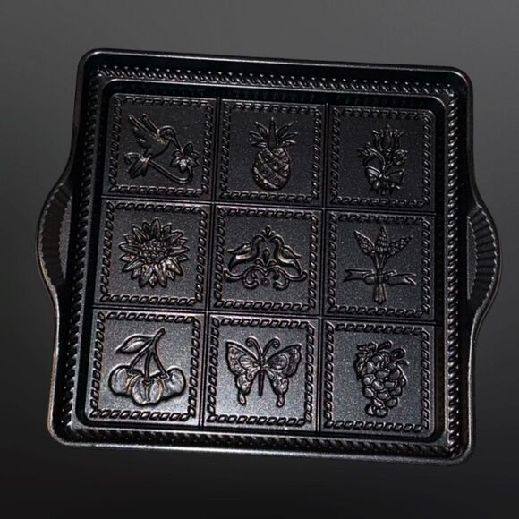 Nordic Ware English Shortbread Pan 9x9 Inches, Non-Stick - Picture 7 of 8